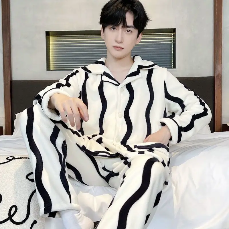 

Flannel Autumn and Winter New Products, Young Men's Luxury Pajamas Set, Cardigan Thickened Outer Wear, High-end Loungewear Sets