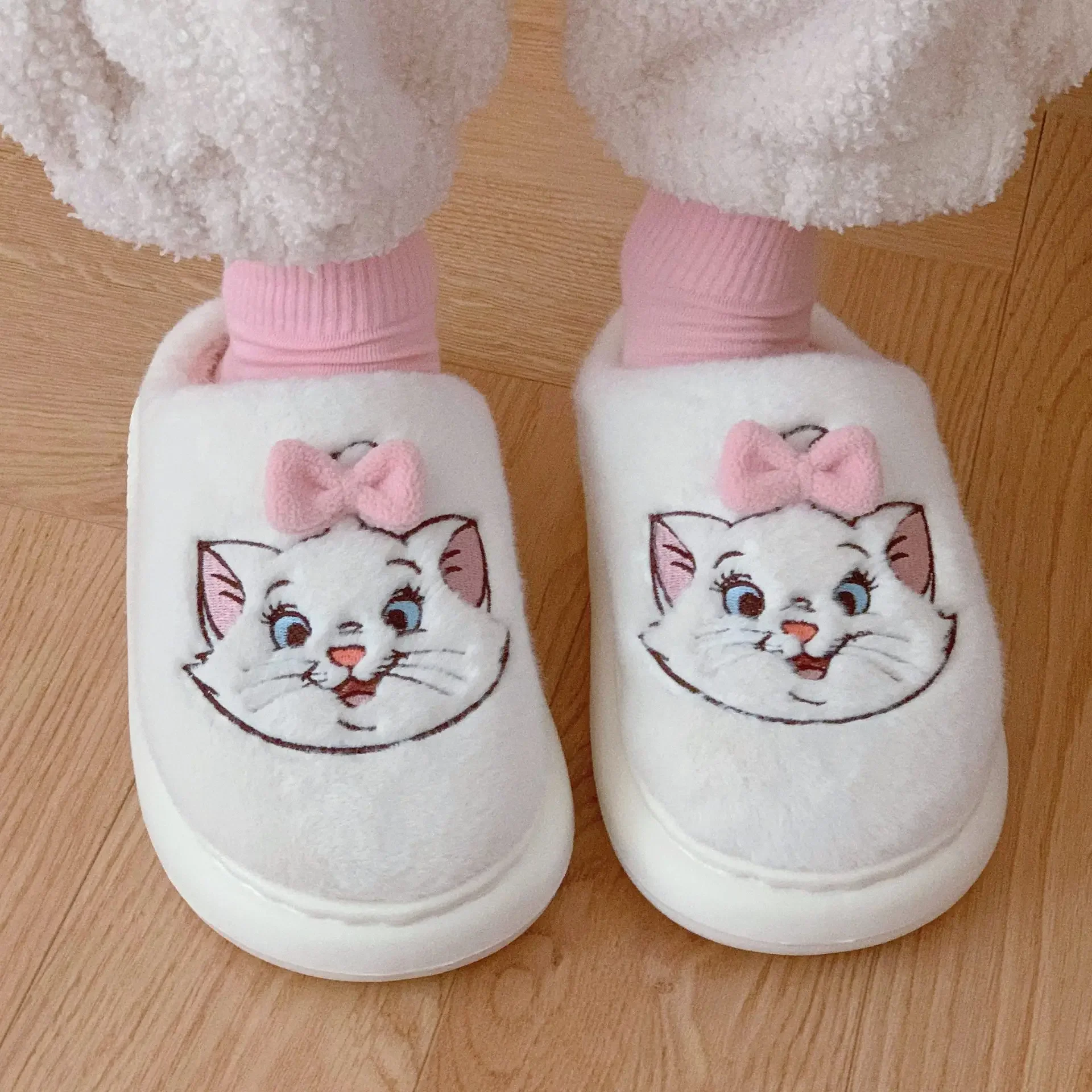 

Cute Disney Series Marie Cat Lucifer Doll Cute Plush Cotton Slippers Kawaii Autumn Winter Warm Home Shoes Girls' Sweet Slippers