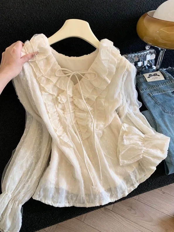 

Женская блузка с V-образным вырезом и рукавами-колокол, с кружевной отделкой и пуговицами, модная, для повседневной носки