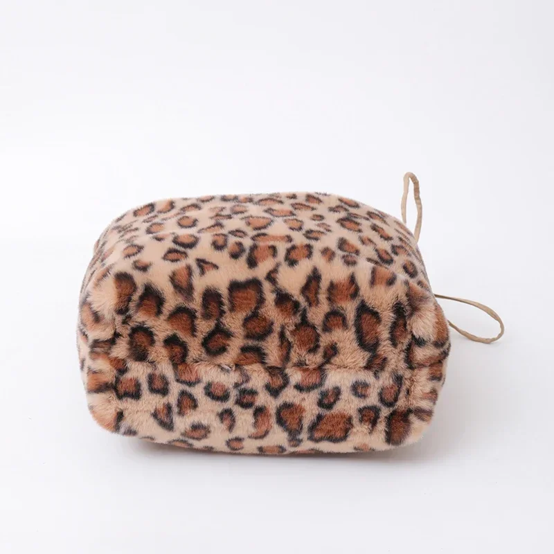 Bolso de hombro de felpa con estampado de leopardo para mujer, bandolera informal, versátil, 2024