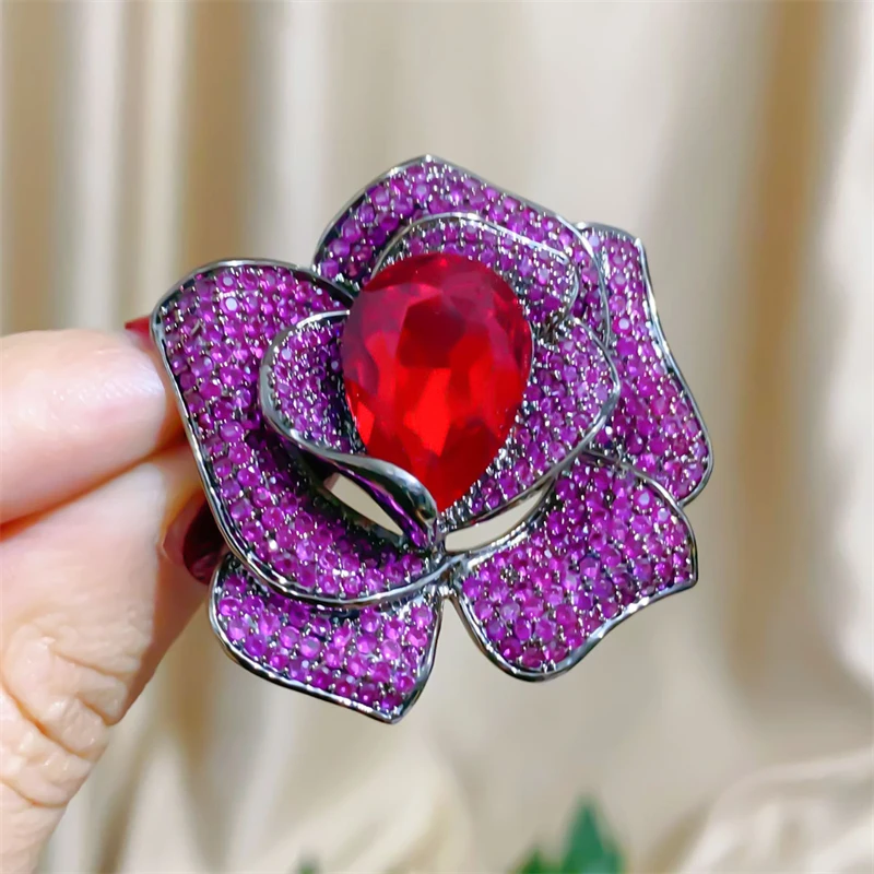 

New Elegant Hand-inlaid Zircon Rose Camellia Women Brooches Luxury Design High-end Corsage Sweater Pins Wedding Jewelry Gift