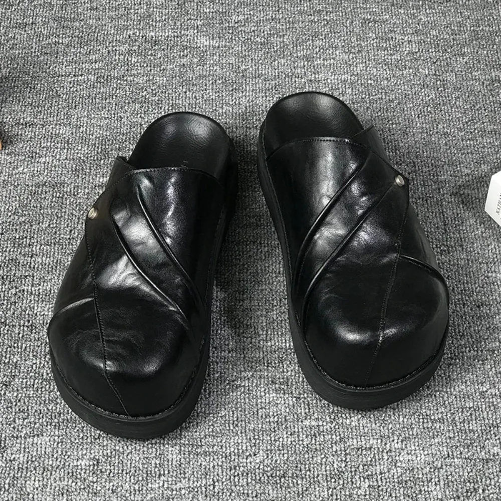 

2026 New Men's Casual Slippers Autumn Winter Retro Comfortable Lazy Black Leather Shoes for Indoor Platform Sandals Daily Use