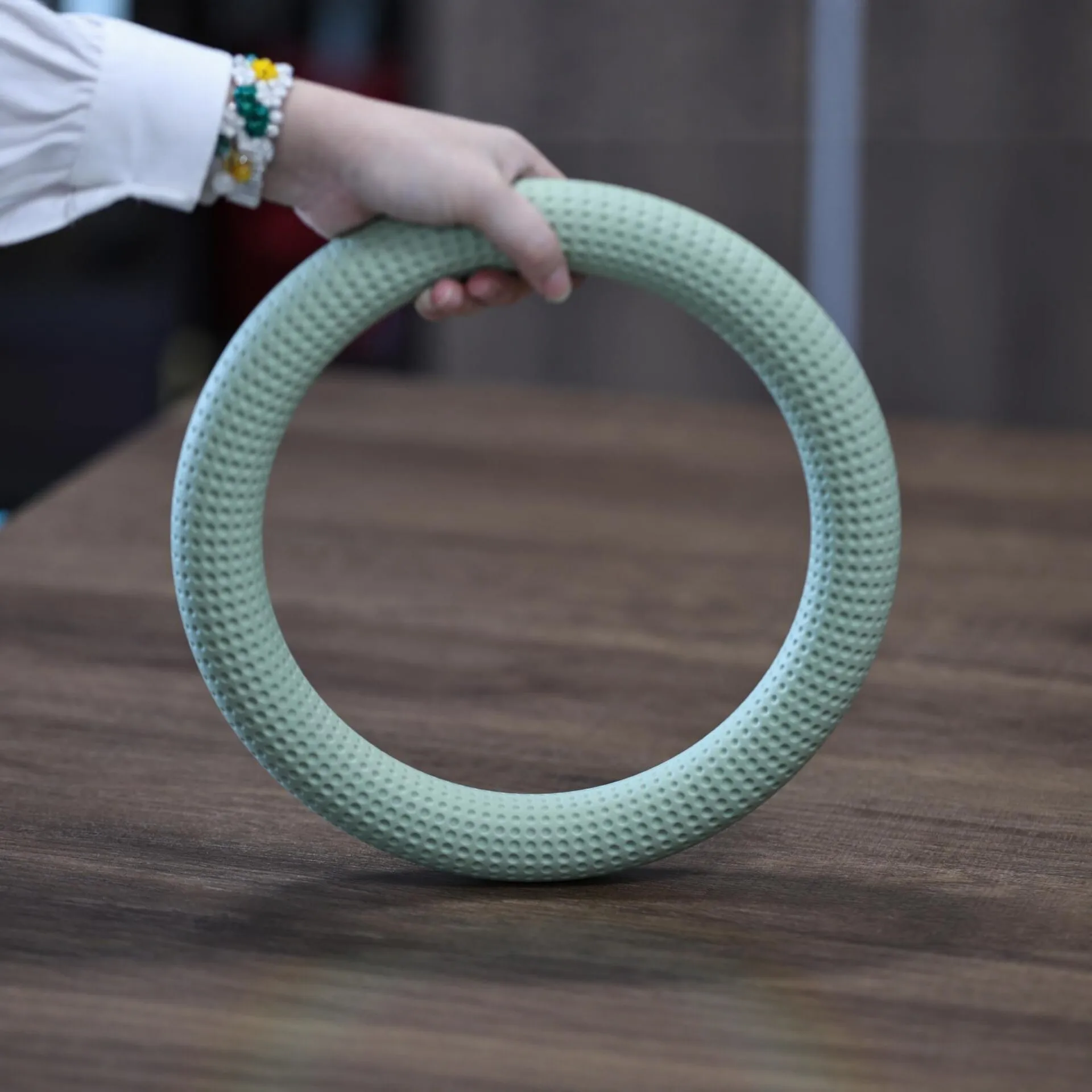 

Silicone Coated Ring-shaped Dumbbell Anti-slip Wear-resistant Cast Iron Home Fitness Gear