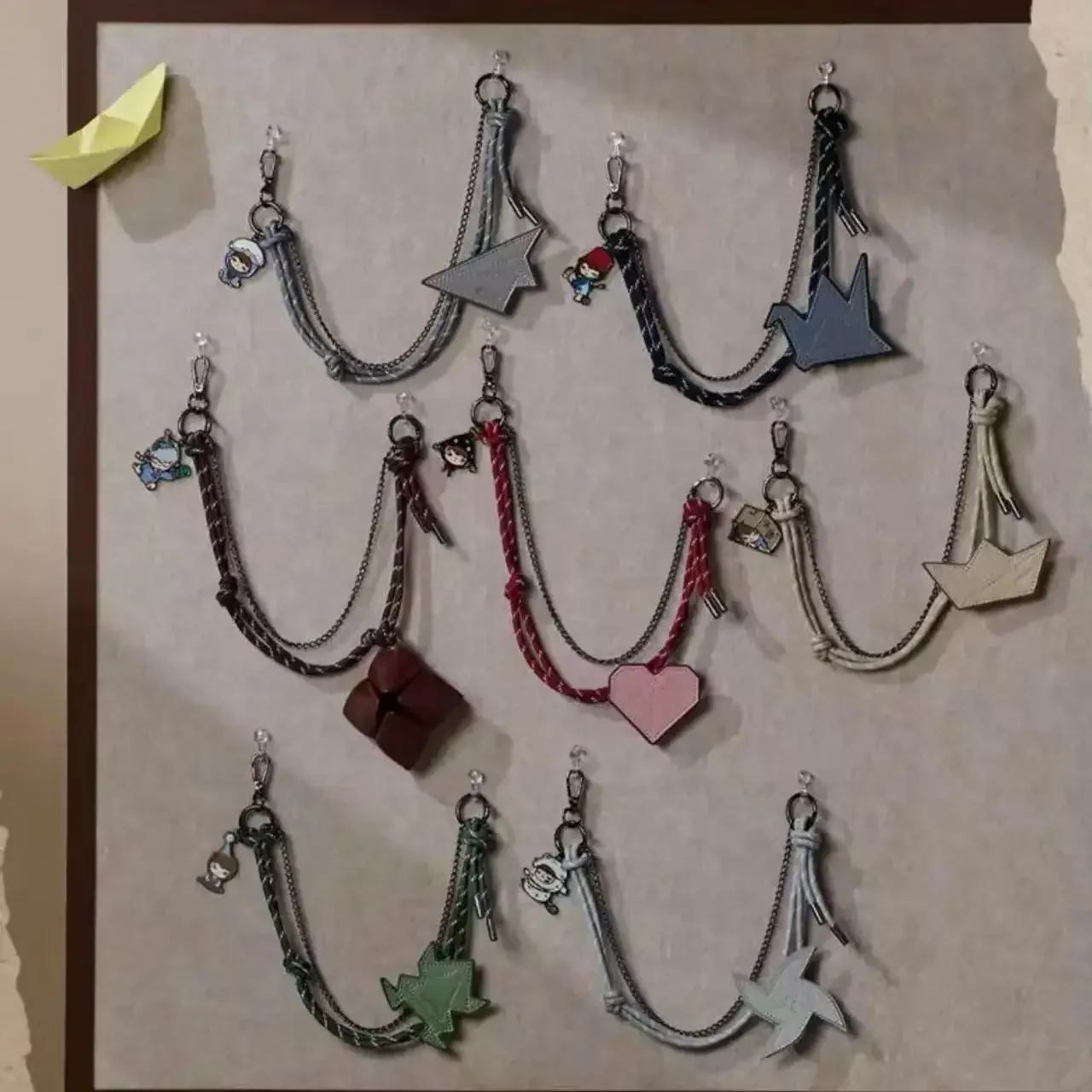 

POP MART Hirono Echo Series кулон слепая коробка Guess сумка оригинальные игрушки кукла милые аниме фигурки украшения подарок