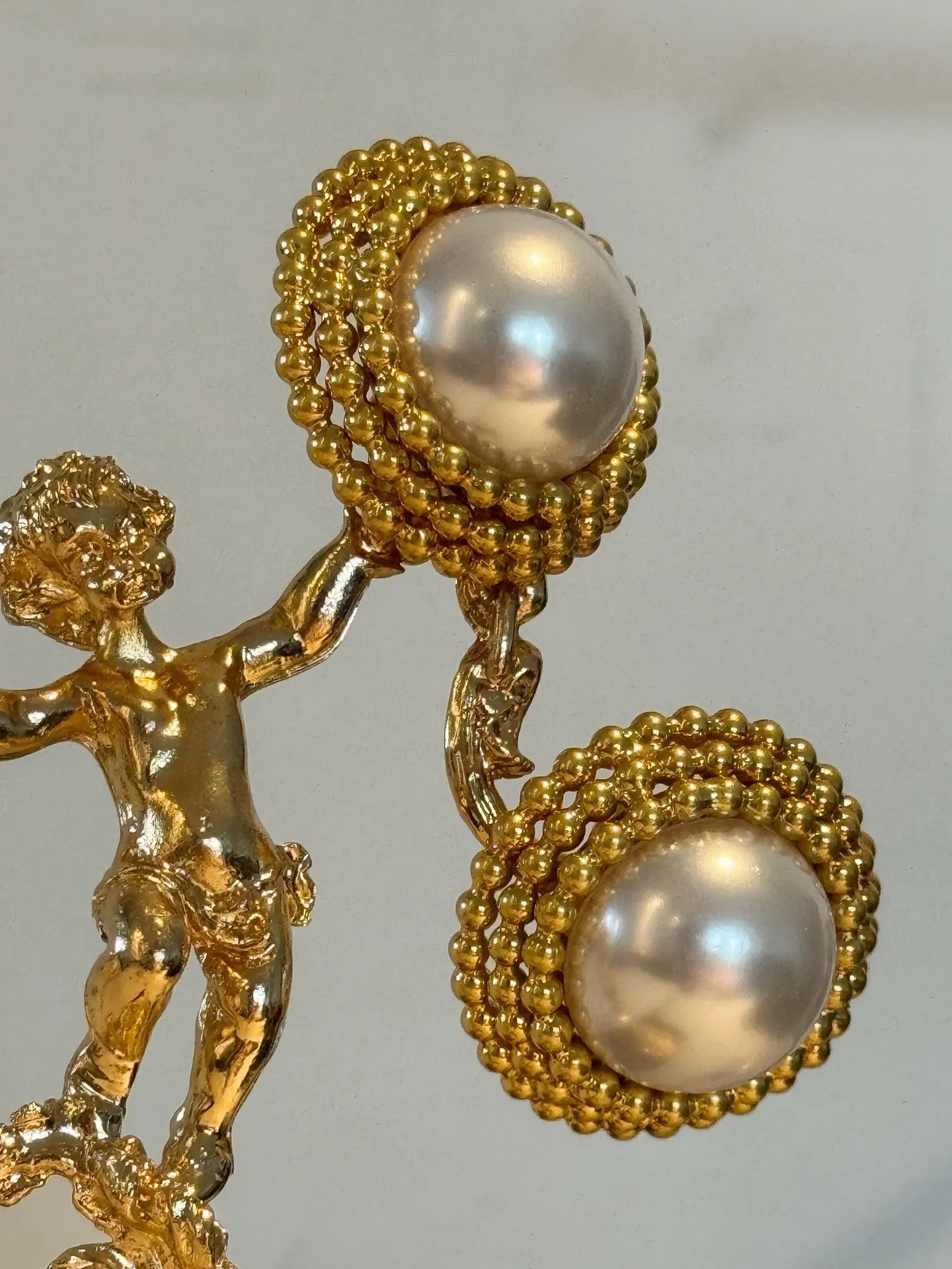 

Medieval times Courtly pearl ear clips