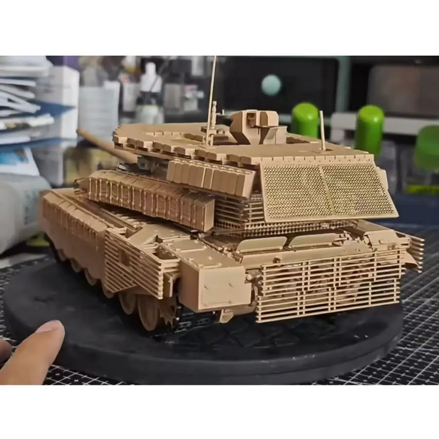 1/35 Russian T-90M MBT Breakthrough III Tiger Model 4617 Military Model Kit