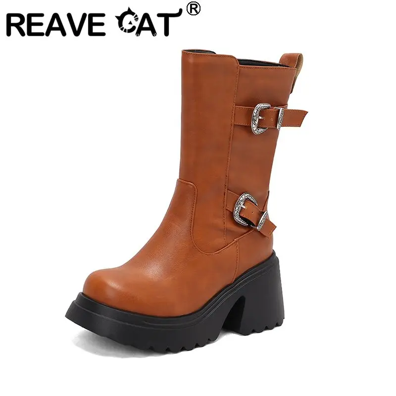

REAVE CAT 2025 Ретро повседневные женские ботинки до середины икры с круглым носком, 8 см, блочные каблуки 3,5 см, платформа, молния, металлический декор, большие размеры 44 45