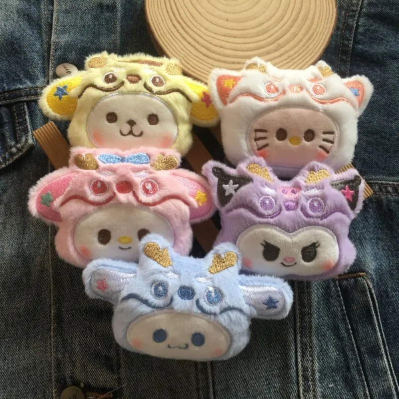 ハローキティシナモロールアニメかわいいサンリオファッション素敵な人形ブローチかわいい漫画学生通学服装飾おもちゃ