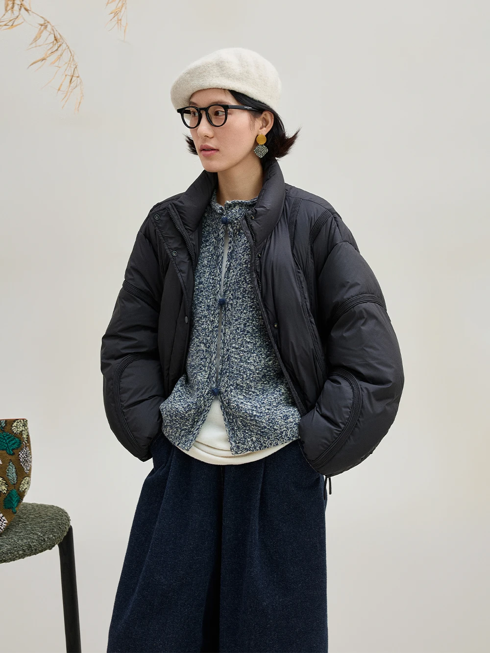 

Зимняя новинка 2025: Утепленная куртка Mallin с воротником-стойкой, наполнителем из 95% белого пуха, 3D-швами и полосатым дизайном, теплая, объемная.