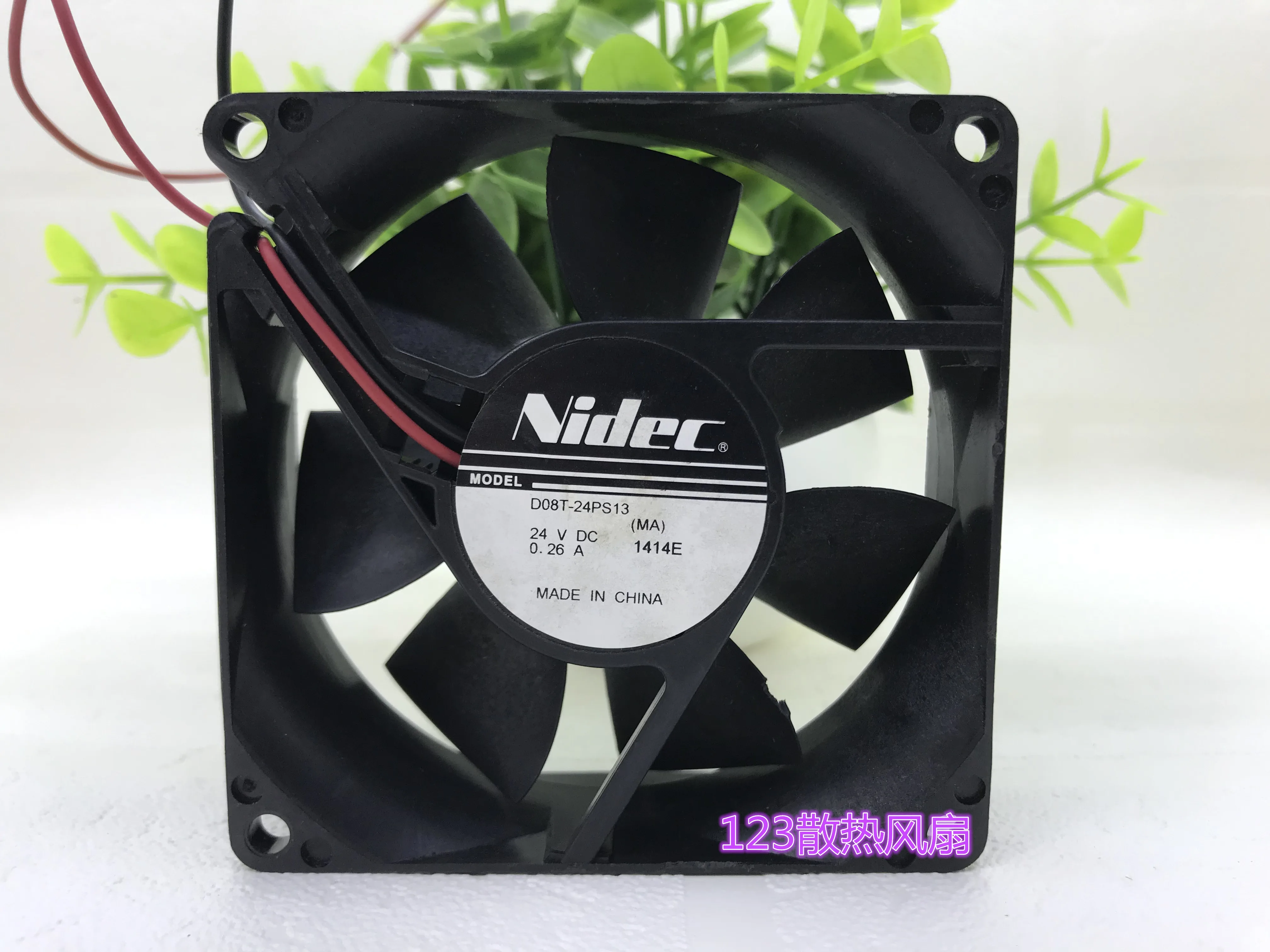 

Nidec D08T-24PS13 DC 24V 0.26A 80x80x25mm 2-Wire Server Cooling Fan