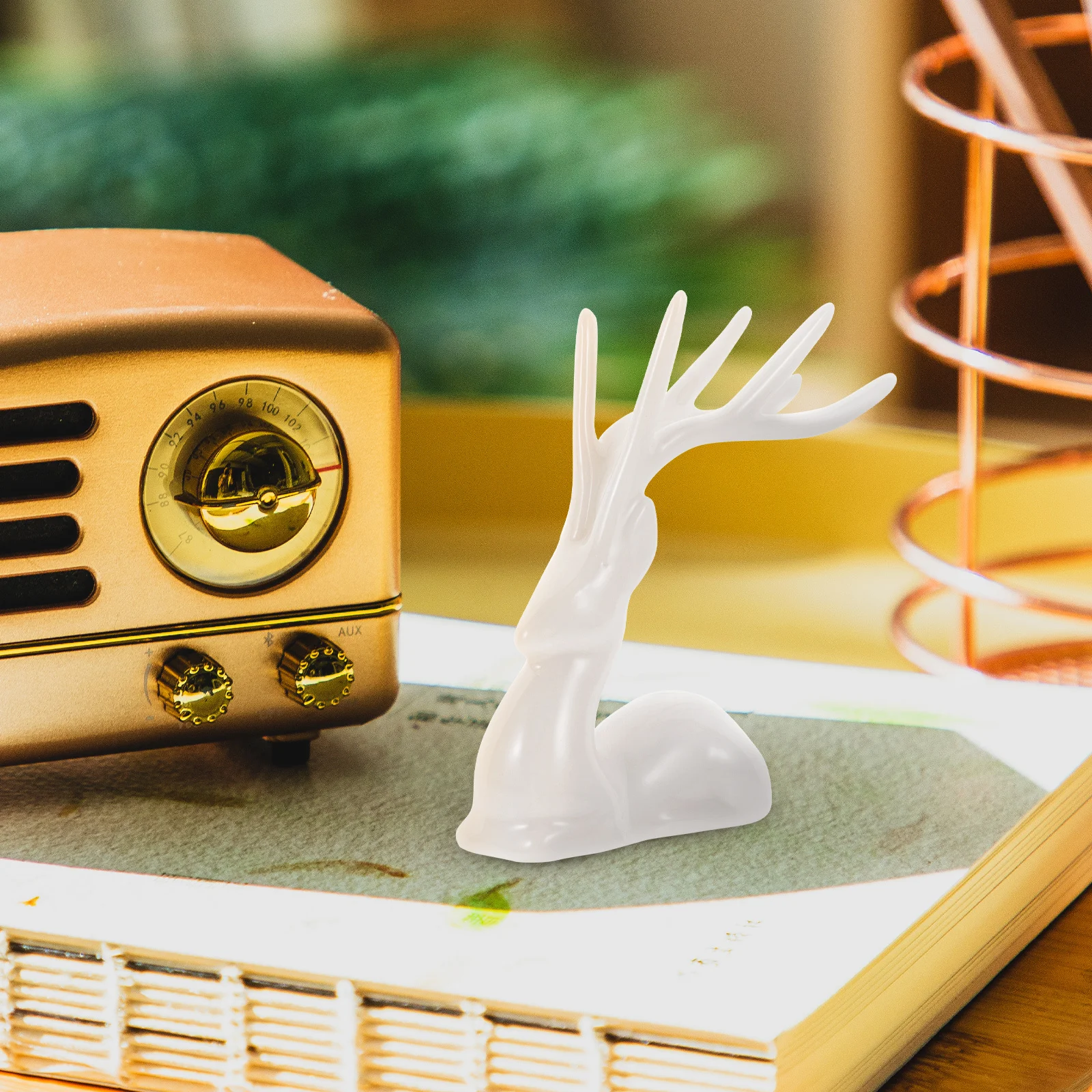 

Ceramic Elk Statue Exquisite Craftsmanship Home Office Desk Decor Animal Statue for Living Room Shelf Christmas Decor Indoor