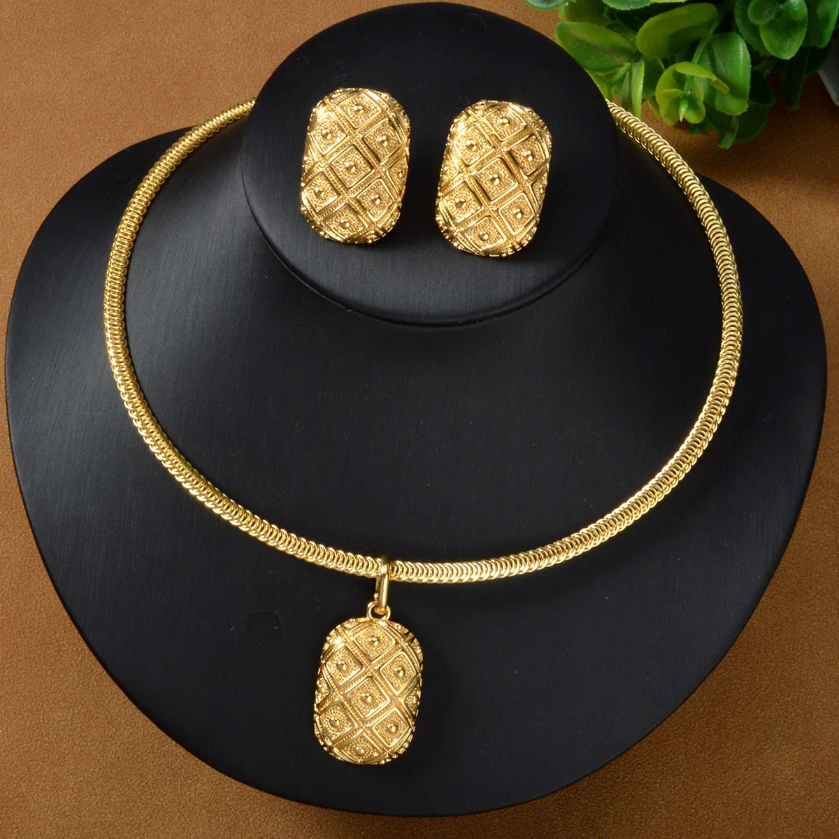 

Minimalist Gold Color Necklace Earrings Set for Women 3Pcs Simple Choker Pendant Daily Wear Jewelry Gift for Bride Girl Friend