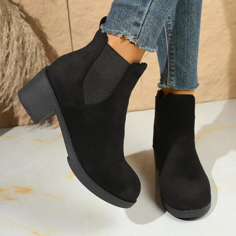 

2025 Women Autumn&Winter Fashion Round Head Non Slip Short Boot Square Heel Solid Black Boots Size Platform Boots