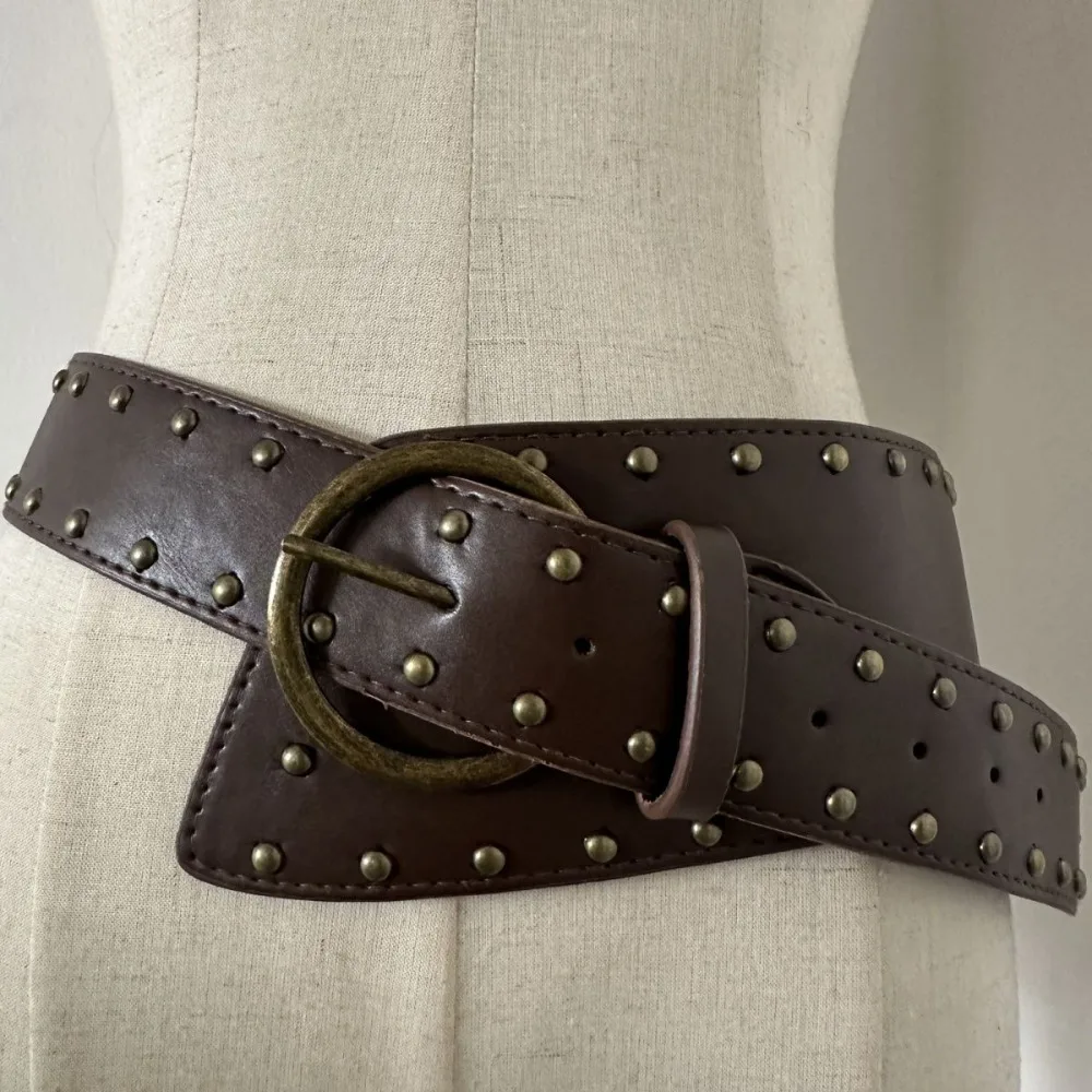 

Винтажный ремень с заклепками 2025 года — женский готический пояс, аксессуар для уличной одежды в стиле панк, ремень для платья в стиле ретро, унисекс с высокой талией