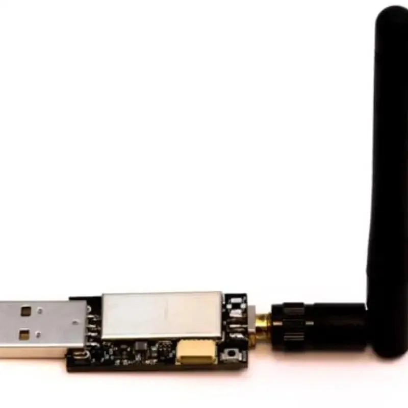 114993067  Crazyradio 2.0 --2.4GHz ISM Band Radio Connector PA