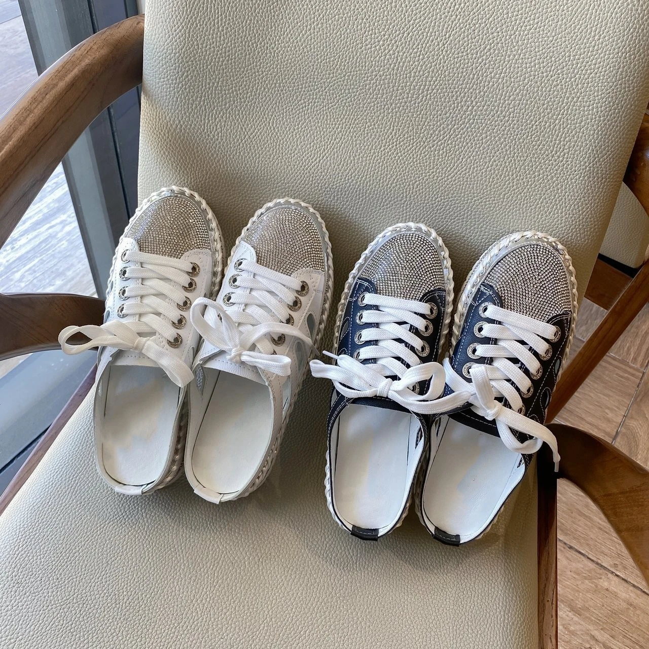 2024 New Fashion Flat Platform Half Slippers Women Summer Couple Bling Mules Crystals Lace-up Shoes Slides beach slipper