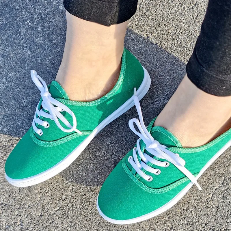 Einfarbige Canvas-Schuhe für Herren und Damen, Freizeit-Sportschuhe zum Schnüren, leichte Studentenschuhe, langlebige Sommerschuhe