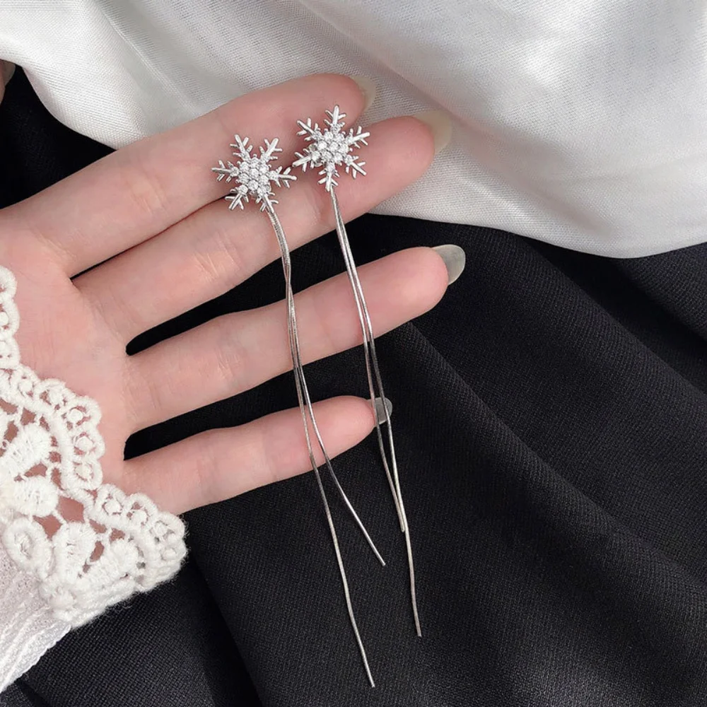 

Elegant Long Tassel Earrings Rhinestone Snowflake Dangle Ear Studs for Women Wedding Party Christmas Jewelry Gift