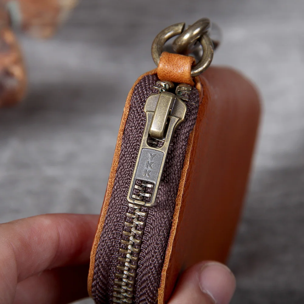 S.WORKER Handgefertigtes Echtleder-Schlüsseletui aus Vollnarbigem Rindsleder, Kartenhalter, Vintage-Schlüsselanhänger mit Messingschnalle – Detail 26