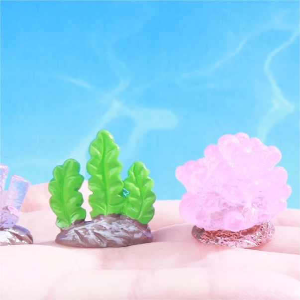 Mini Night Glow Resin Fish Tank accessori Cute Colorful Aquarium Plants Decoration Resin Reef Rock ornamento di corallo artificiale