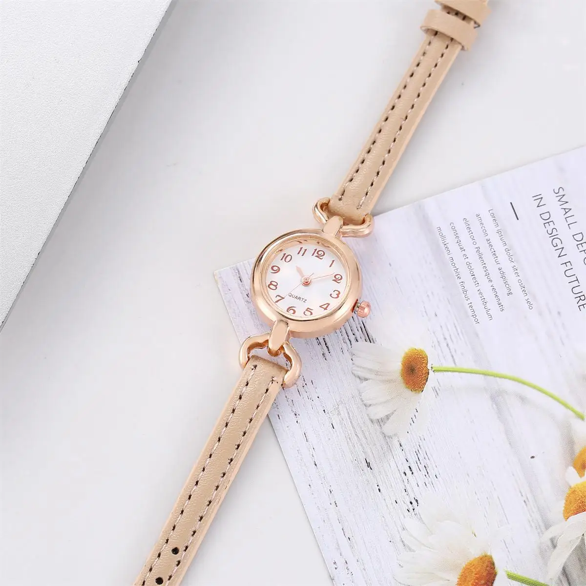 2024 new cross-border foreign trade exquisite girls watch student watch fashion small round watch digital ladies wristwatch