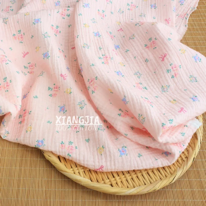 135x50cm Gewebter Baumwoll-Doppelschicht-Kreppstoff mit Blumenmuster für Kinderpyjamas, Steppdecken, Lätzchen, Handtücher und Badetücher – Detail 2