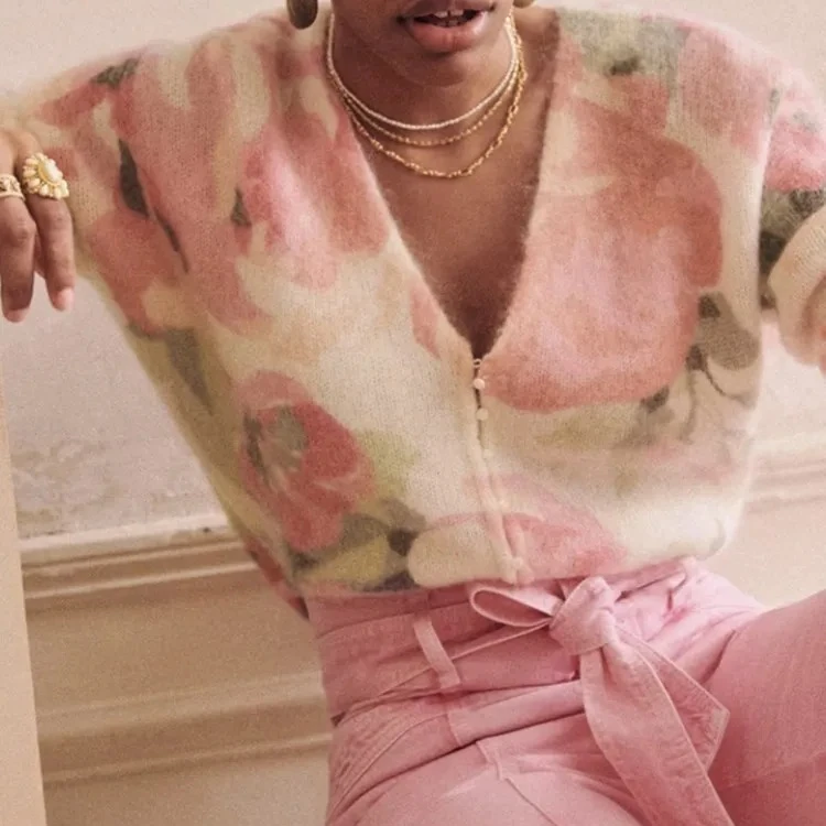 

Розовый женский кардиган из смесовой шерсти из мохера с цветочным принтом — двусторонний вязаный топ с v-образным вырезом на весну 2026 г.