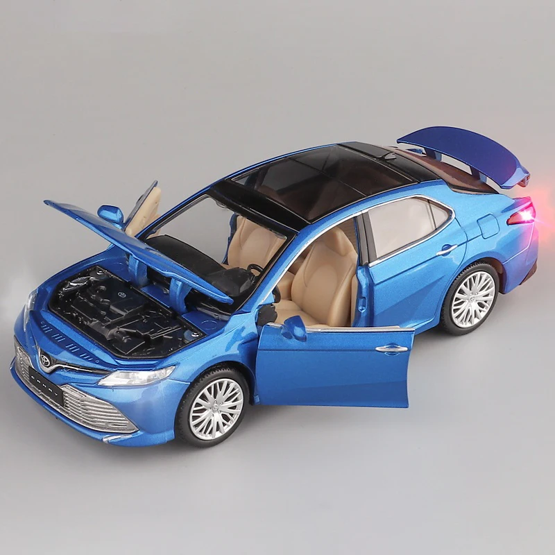 Chengzhen-Coche de juguete de aleación de Metal para niños, modelo TOYOTA Camry, escala 1:32, fundido a presión, colección de sonido y luz