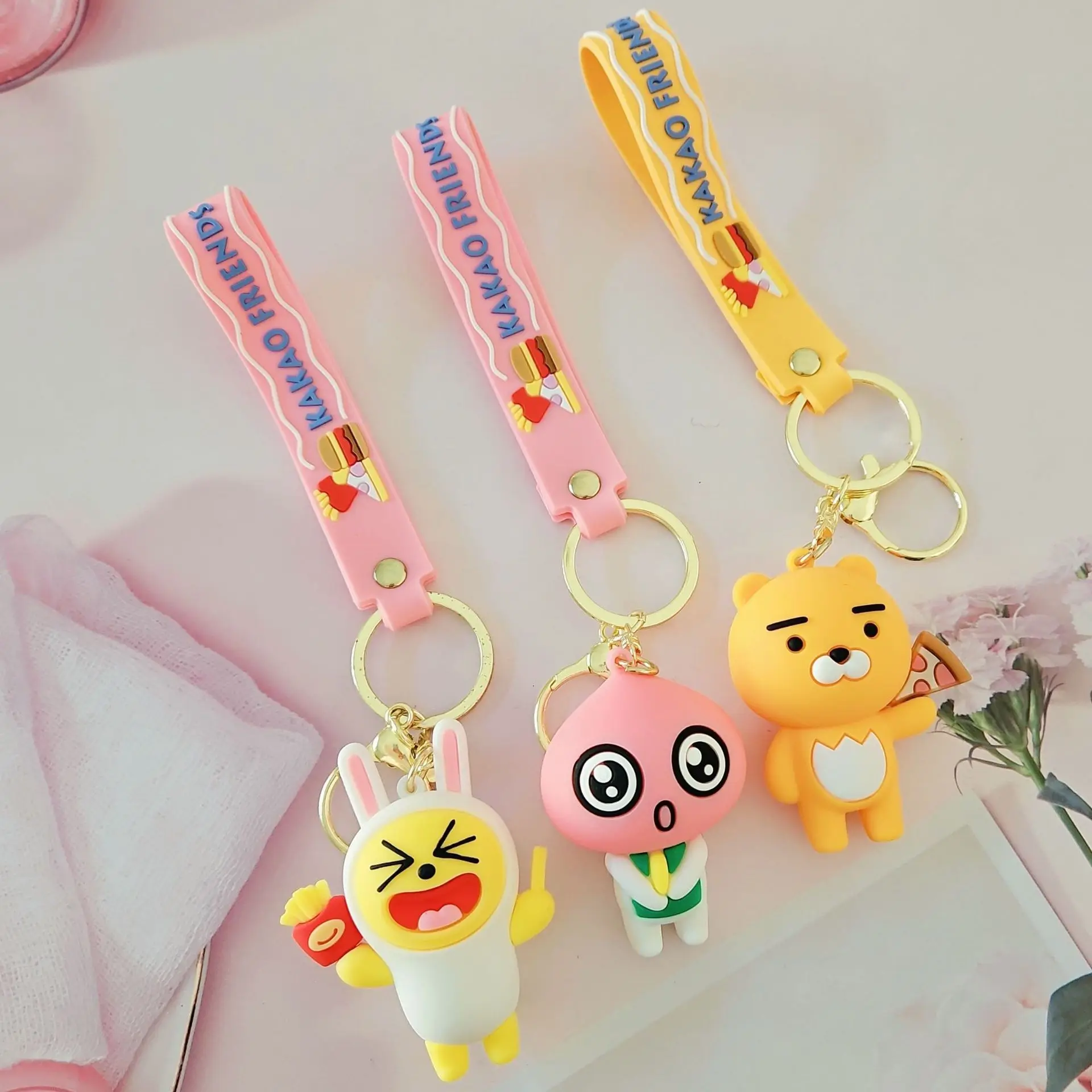 Cartoon creative kakao food keychain fart peach doll couple schoolbag car key pendant small gift wholesale