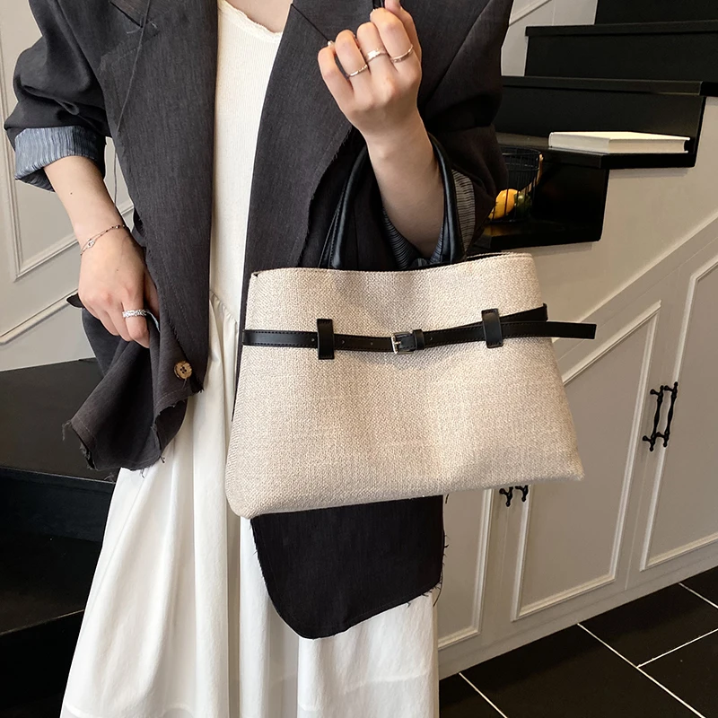 

Stylish Leather Shoulder Bag For Ladies, Famous Designer Crossbody-Bag With Adjustable Belt, Popular Handbags