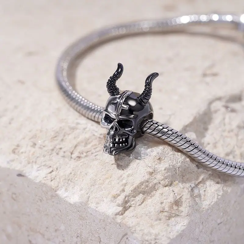 New 925 Sterling Silver Black Demon Spider Pendant Charm Bead Diy Fit Original Pendant Charms Bracelet Necklace Women Jewelry