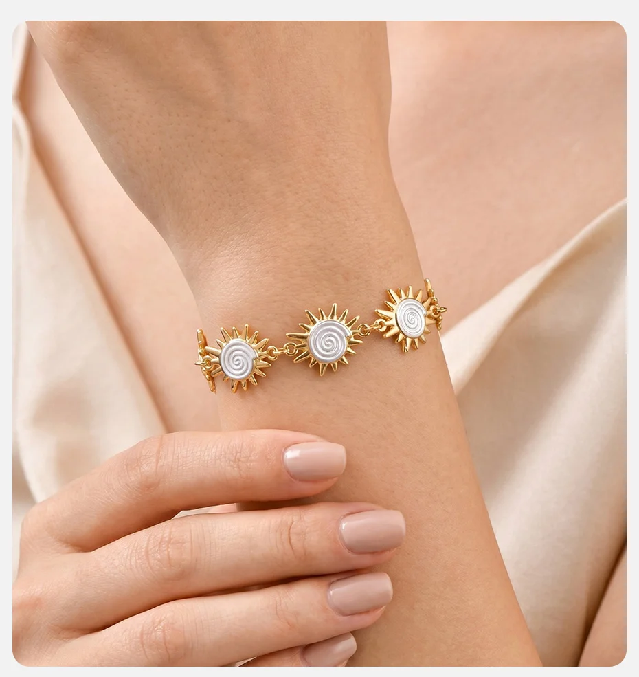 Vnox Bohemia Sun Spiral-Armband für Damen, trendiger Edelstahl, 18 Karat vergoldet, mehrlagig, stapelbar, Handgelenkskette, Strandschmuck – Detail 2