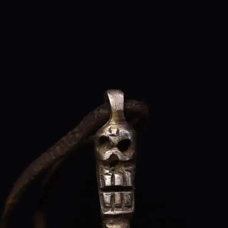 Old Xizang Folk Collection Tiantie Cinnabar Skull Head Vajra Phurba Amulet Dharma Pendant Worship Hall Town House Exorcism