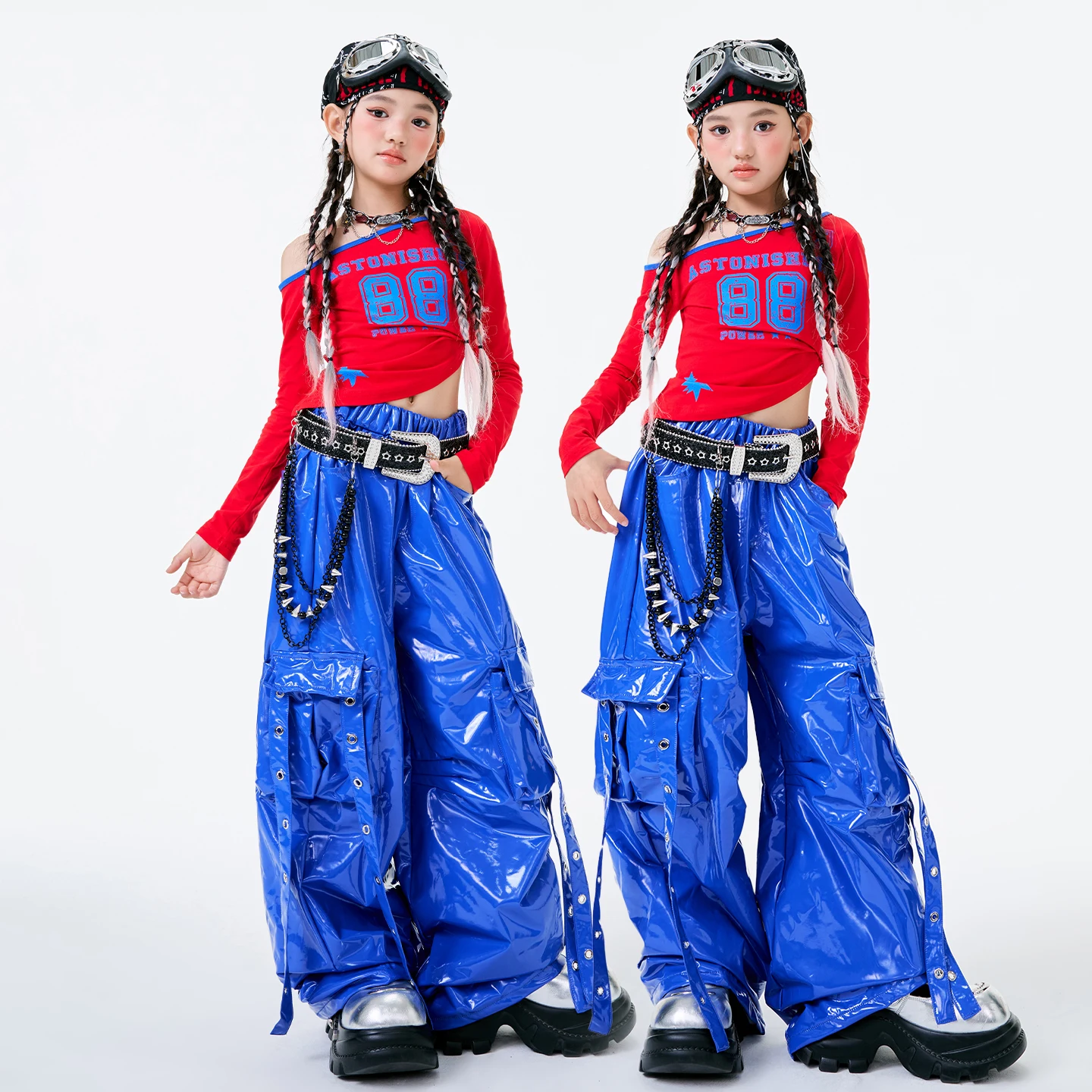 2025 الأطفال أزياء رقص الجاز أداء للفتيات الأحمر المحاصيل القمم السراويل الزرقاء Kpop ملابس الهيب هوب ملابس الرقص DQS20910