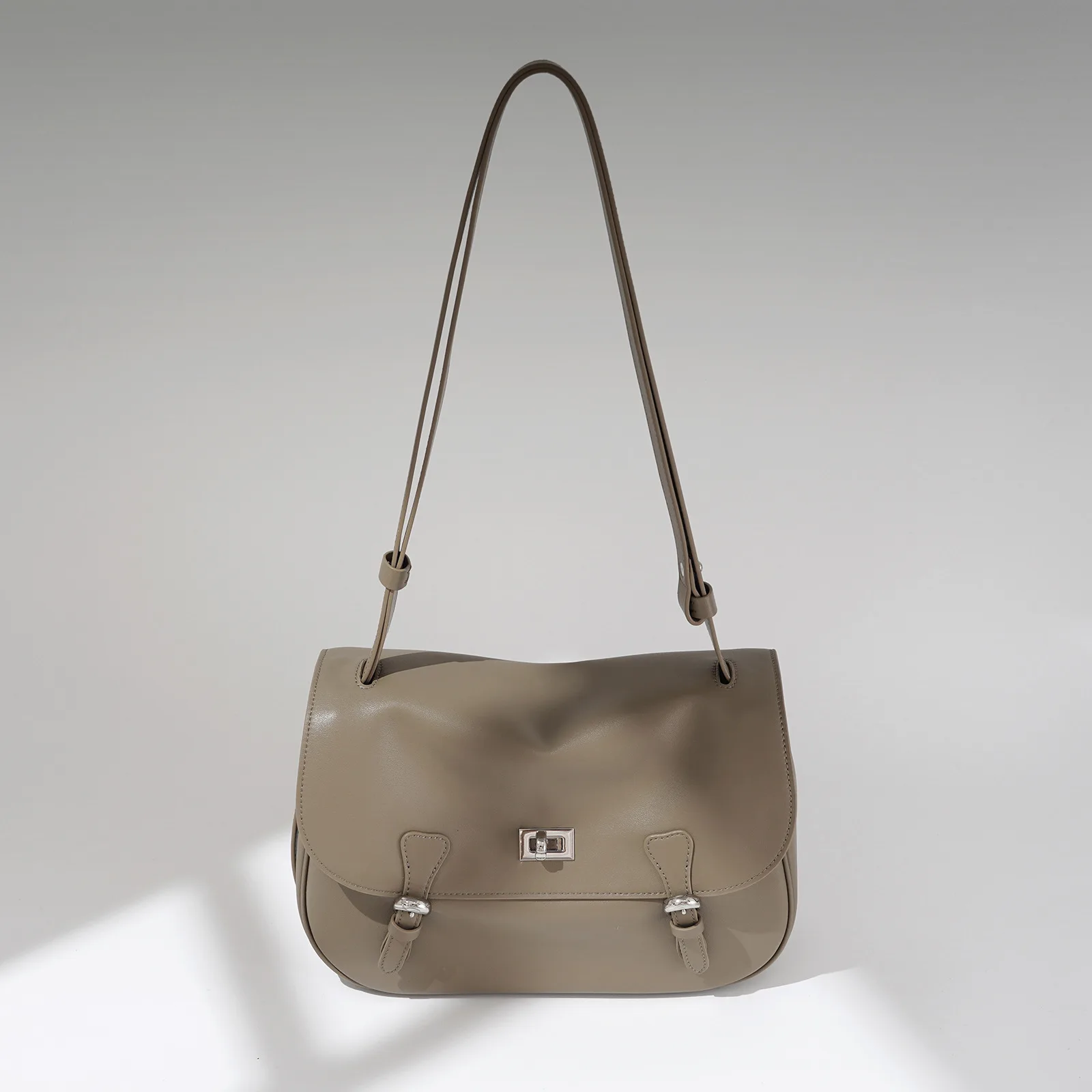 

Светоотражающие полоски на сумку для подгузников: безопасные вечерние прогулки, улучшенная видимость при слабом освещении, дополнительная защита для родителей и малышей