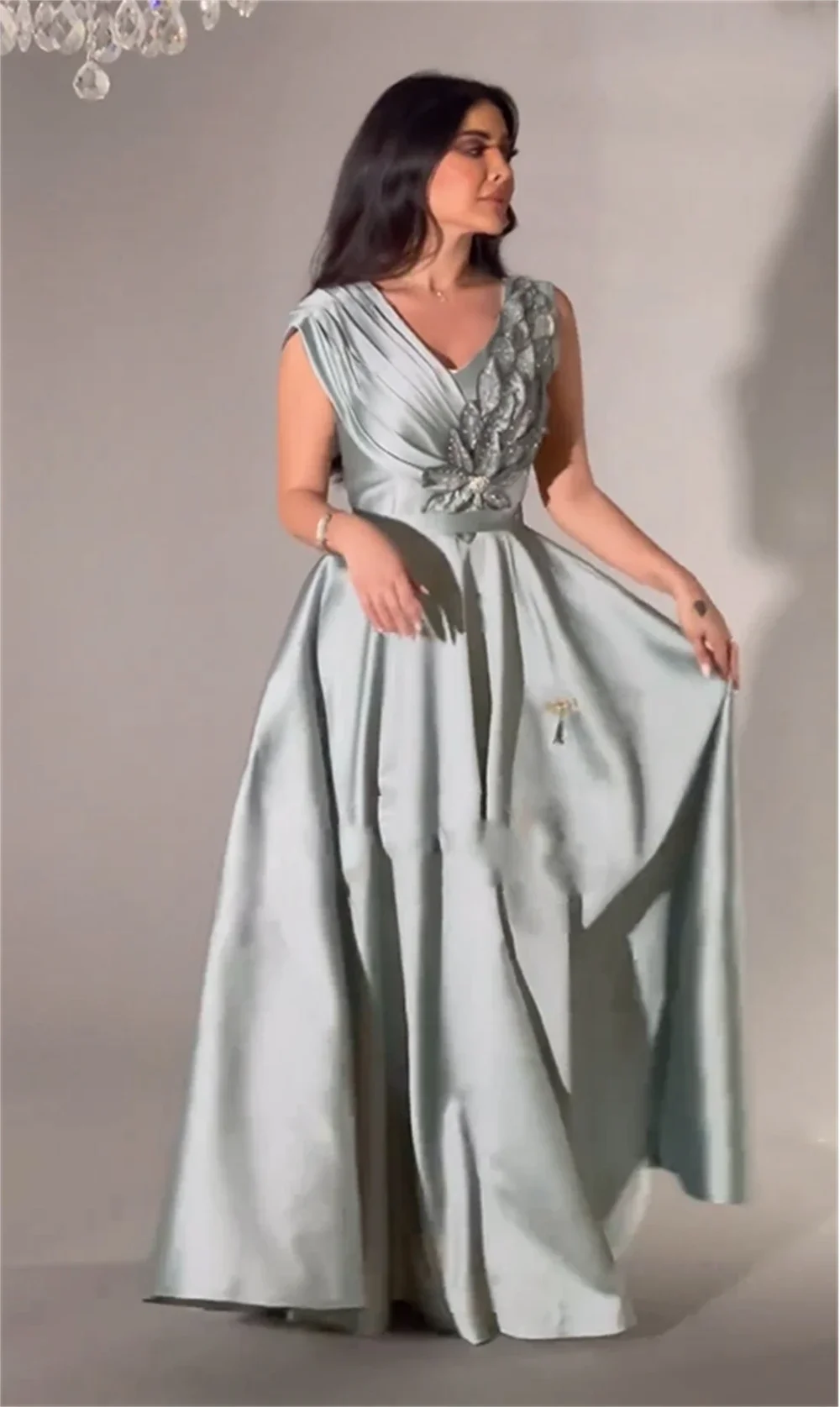 Robe de Soirée en Satin à Paillettes, Robes de Bal Élégantes, Col en V, Ligne A, Fleurs de Quinceanera, Vinc, 2023