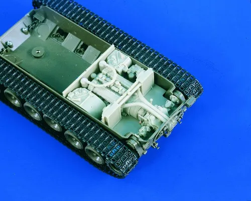 

1:35 American M26 Pershing Tank Resin Engine Warehouse