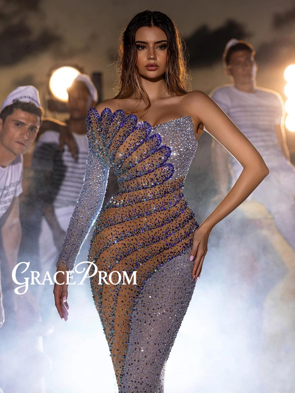 

Silver Blue One Shoulder Rhinestone Beaded Evening Gown Sexy Sheer Mesh High Slit Fashionable Straight Luxury Sparkly Prom Dress