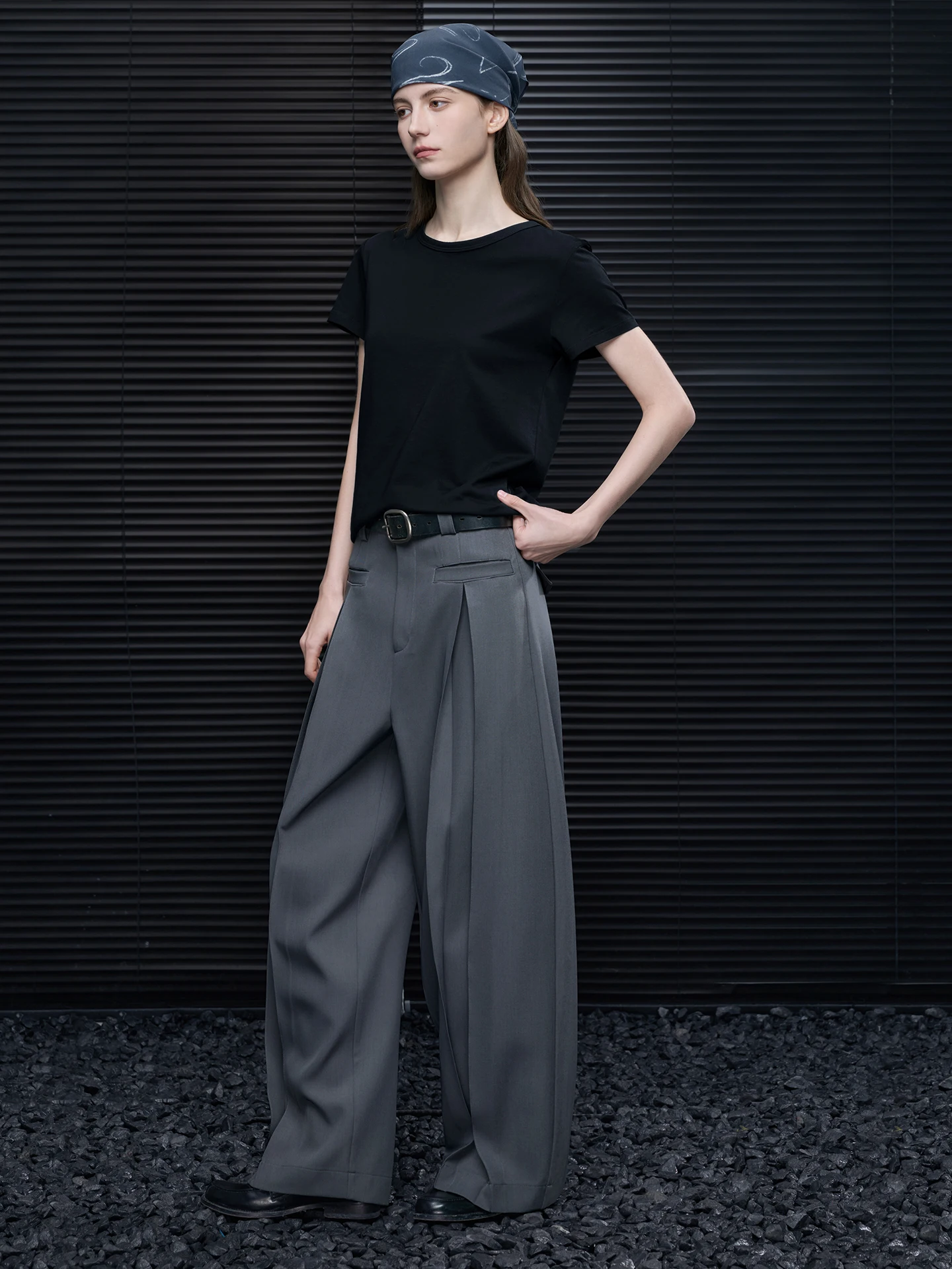 

Женские брюки-палаццо с широкими штанинами, весна 2026, свободные, струящиеся, простые, элегантные, модные, для офиса