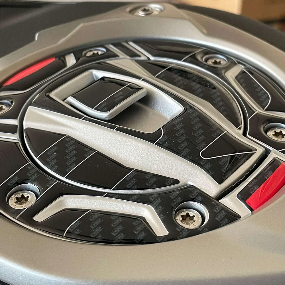 ل R 1300 R 2026 R1300R 2025 دراجة نارية الملحقات ثلاثية الأبعاد الراتنج ملصق غطاء الوقود طقم حماية