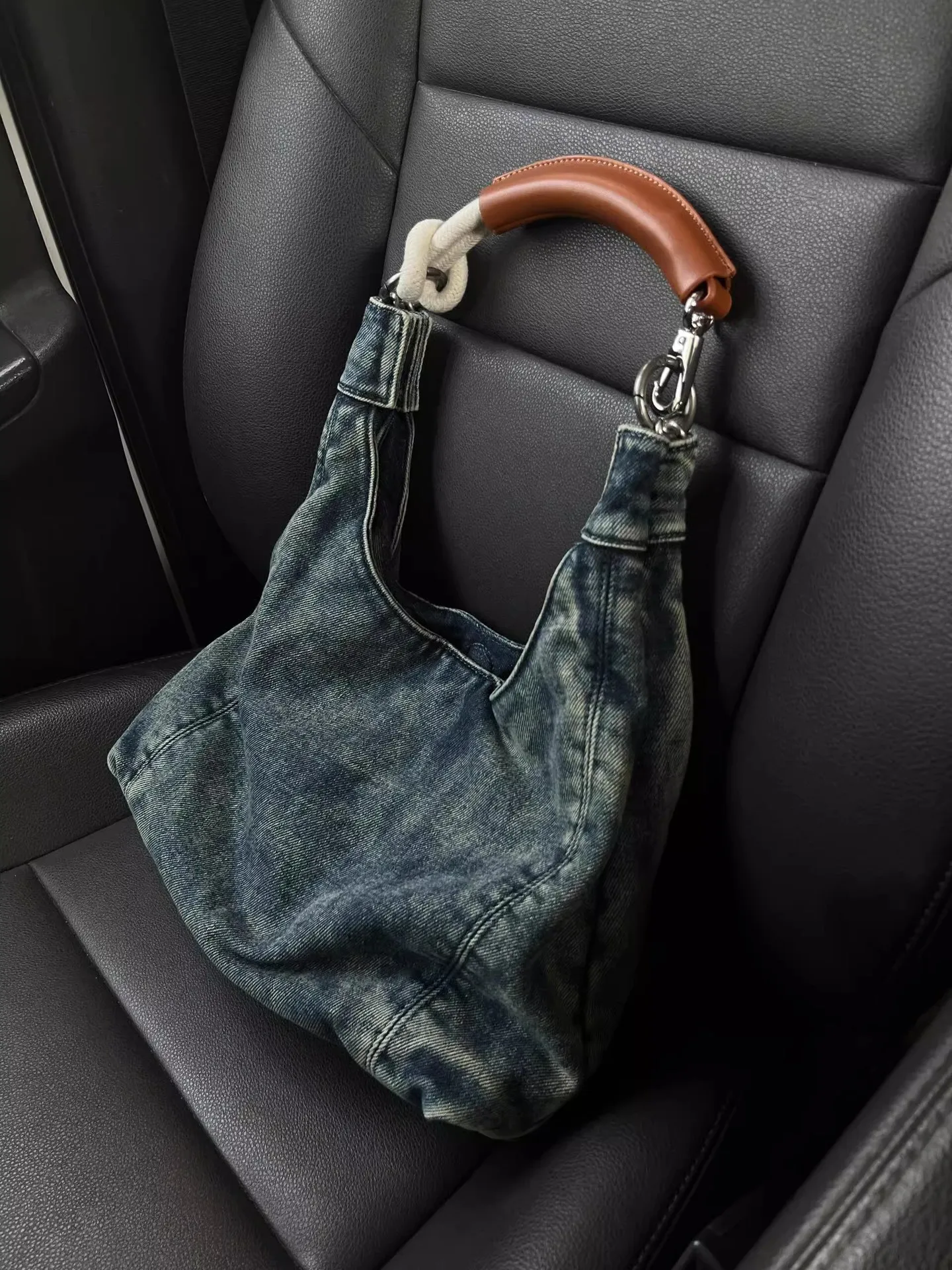 Denim Tote Bag Woman Spring/Summer 2024 New Niche Leisure Commuter Armpit Bag Hottie Single Shoulder Purses And Handbags