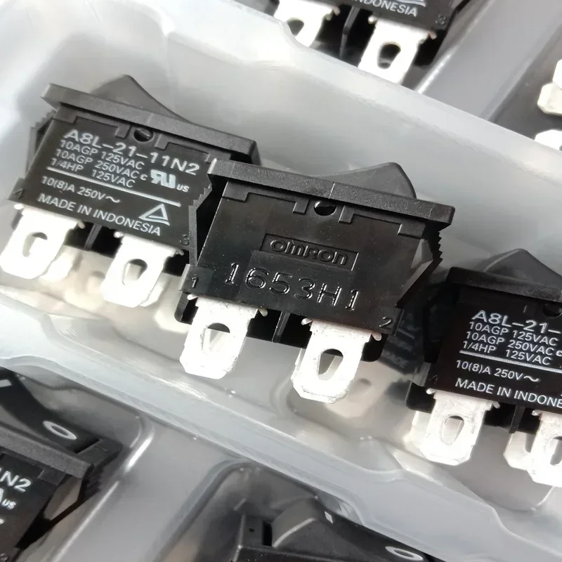 مفتاح الروك A8L-21-11N2 10A 250V 4 أقدام 2 ملفات أصلية أصلية