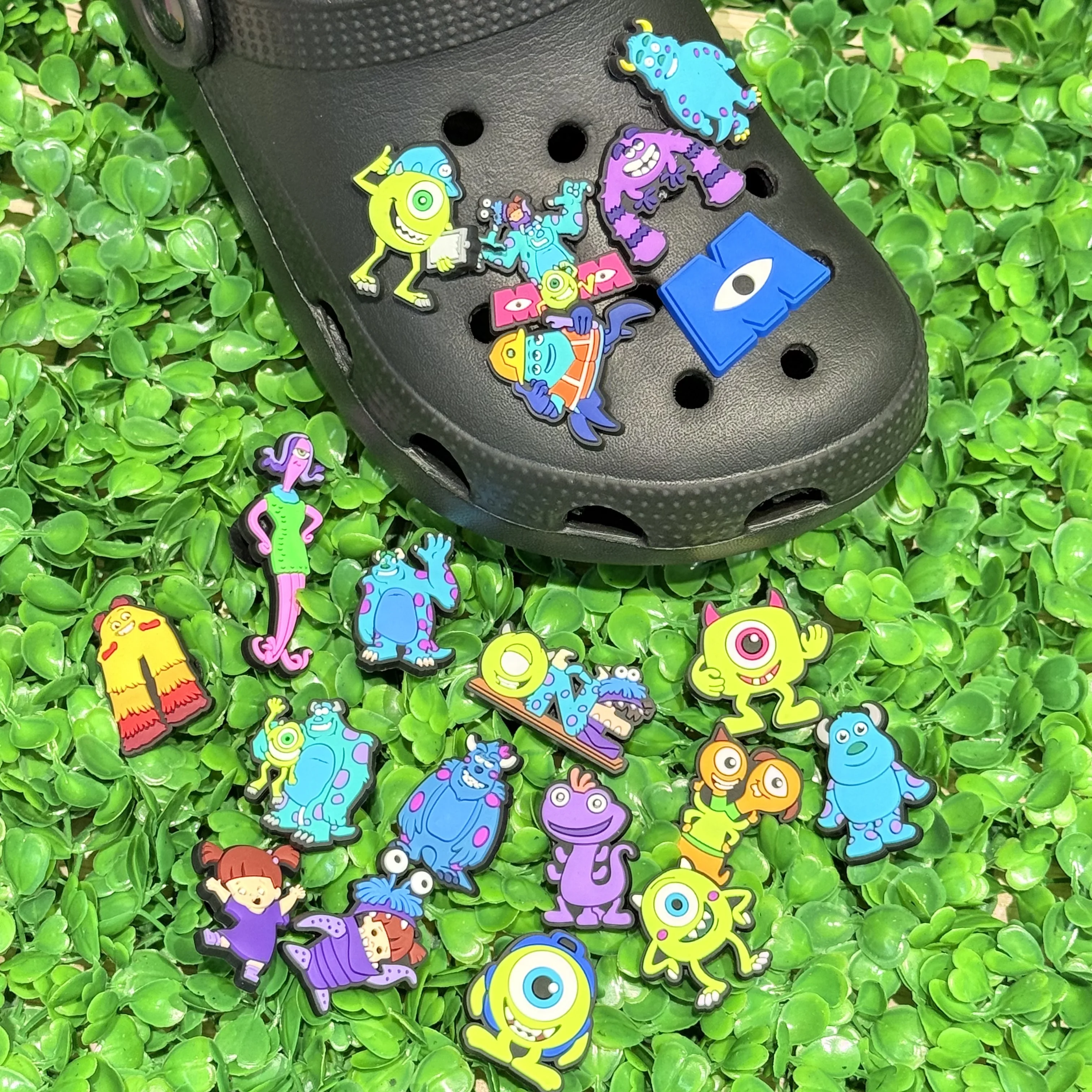 

20 шт. Disney Monsters, Inc. ПВХ пряжка для обуви подвески мультяшные сабо украшения подходят браслет сандалии аксессуары для обуви праздничный подарок