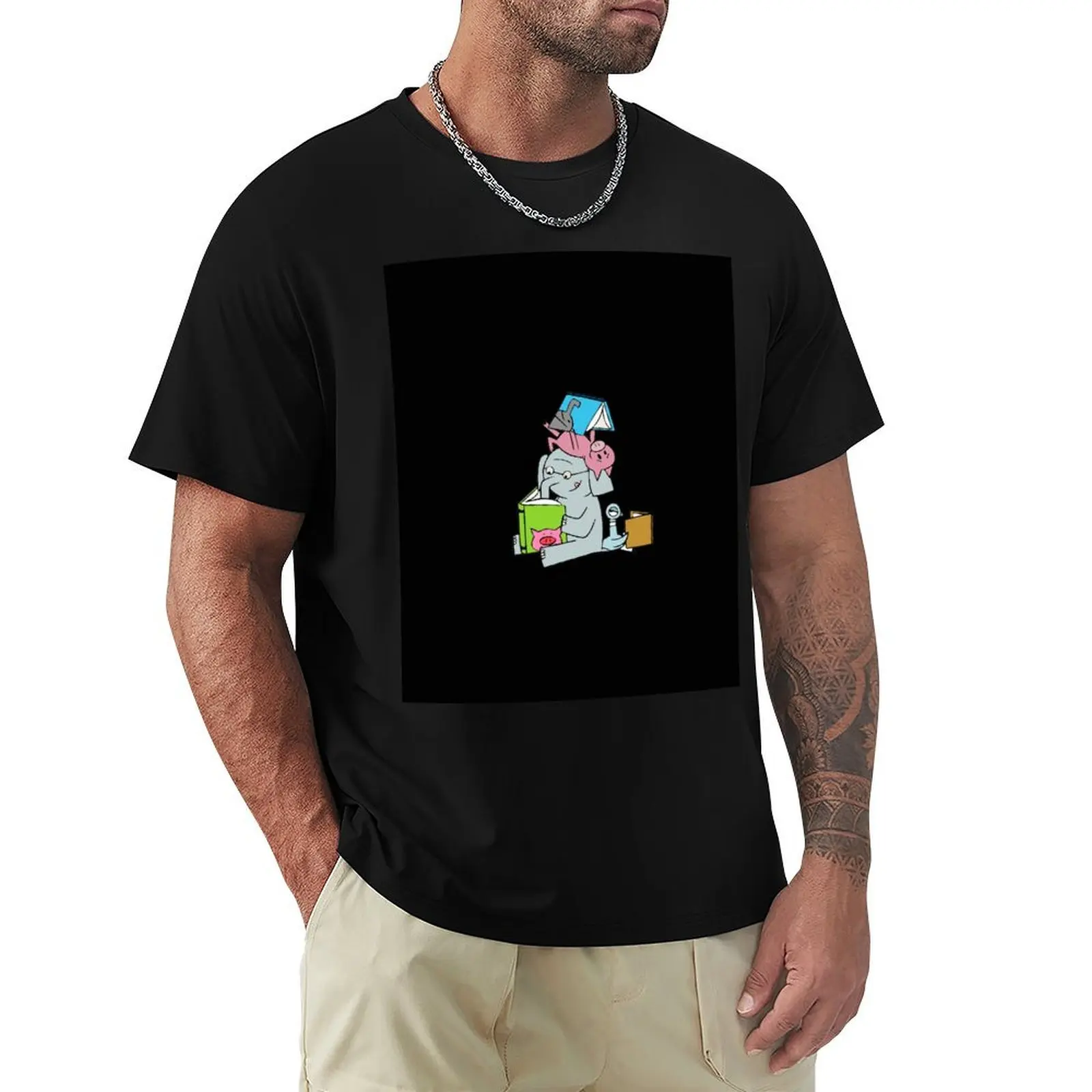 

Elephant and Piggie reading. Gerald and Piggie. T-Shirt customs funny meme t-shirts football t shirt mens fashion