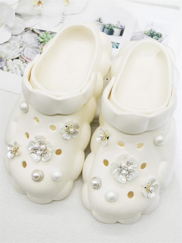 12PCS ABS Shoe Charms Buckles DIY Adorable Clog Accessories White Floral Decorations Ornaments Fit Women Sandals Halloween Gifts
