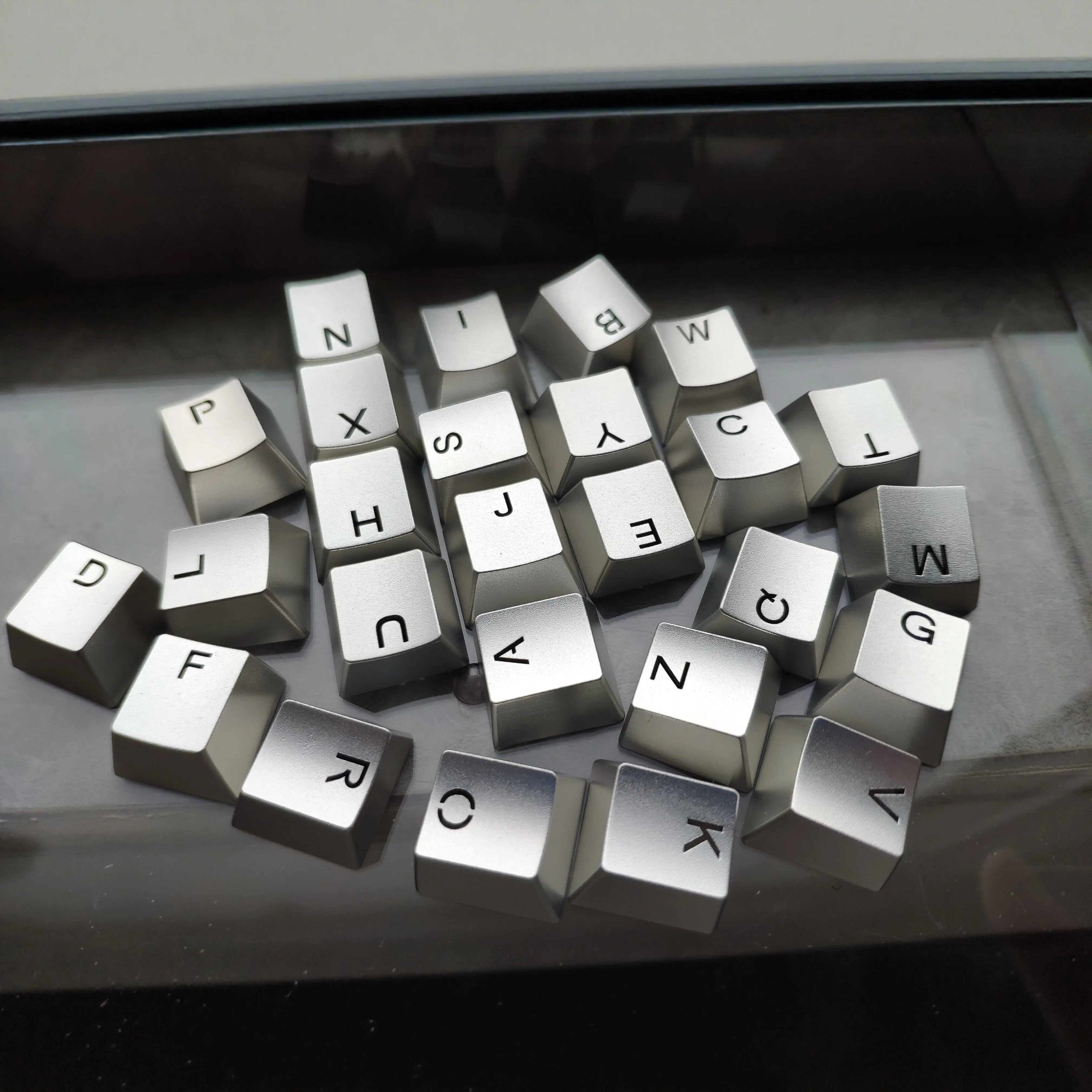 26-letter Metal Theme Keycaps Set Aluminum OEM Profile Custom Original Handmade Keycaps for Mechanical Keyboard Accessories DIY