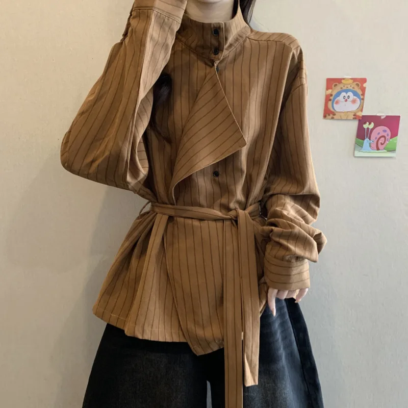 Kurtka damska w paski EAEOVNI, stójka, zapinana na guziki, patchworkowa, z paskiem, marszczona w talii, odzież wierzchnia, styl casual, nowość 2025