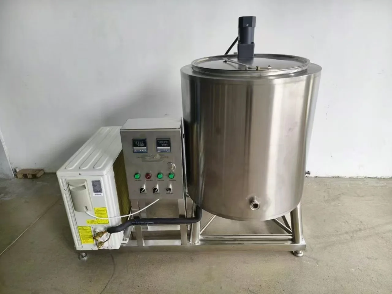 Pasteurizzatore da 1 sistema in varie capacità00L 200L 300L 500L Macchina per pasteurizzazione del succo con conservazione di raffreddamento S