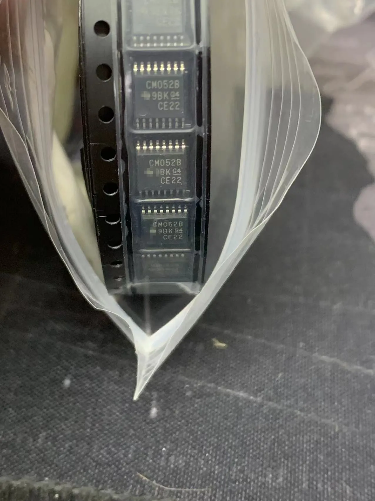 CM052B BM Correspondência, One-Stop Chip, Compra Original