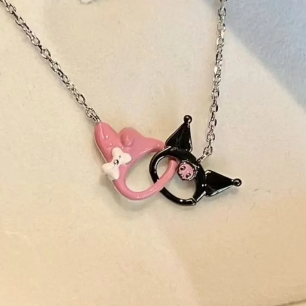 

Kuromi My Melody Necklace Cute Originality Moebius Strip Splicing Pendant Fashion Delicate Personality Jewelry Couples Necklace